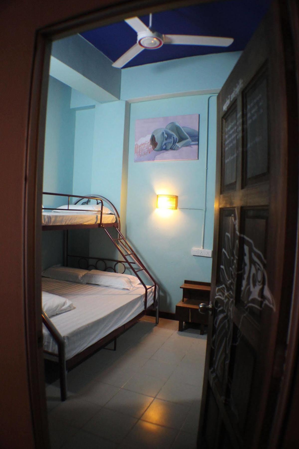 Birdnest Guesthouse, Gaia Rooftop Cafe Kuala Lumpur Luaran gambar
